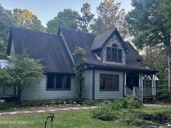 221 Pleasant Hill Drive, Holly Springs, MS 38635