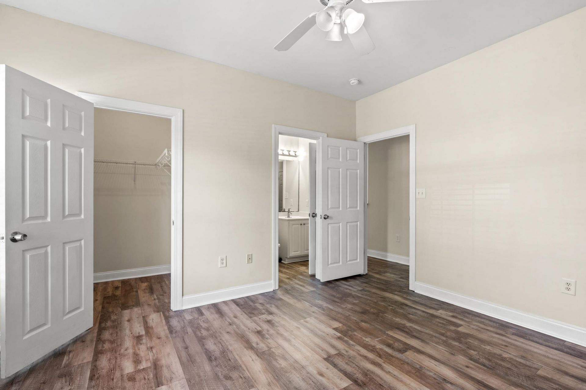 2057 Silvercrest Dr.  Photo 16