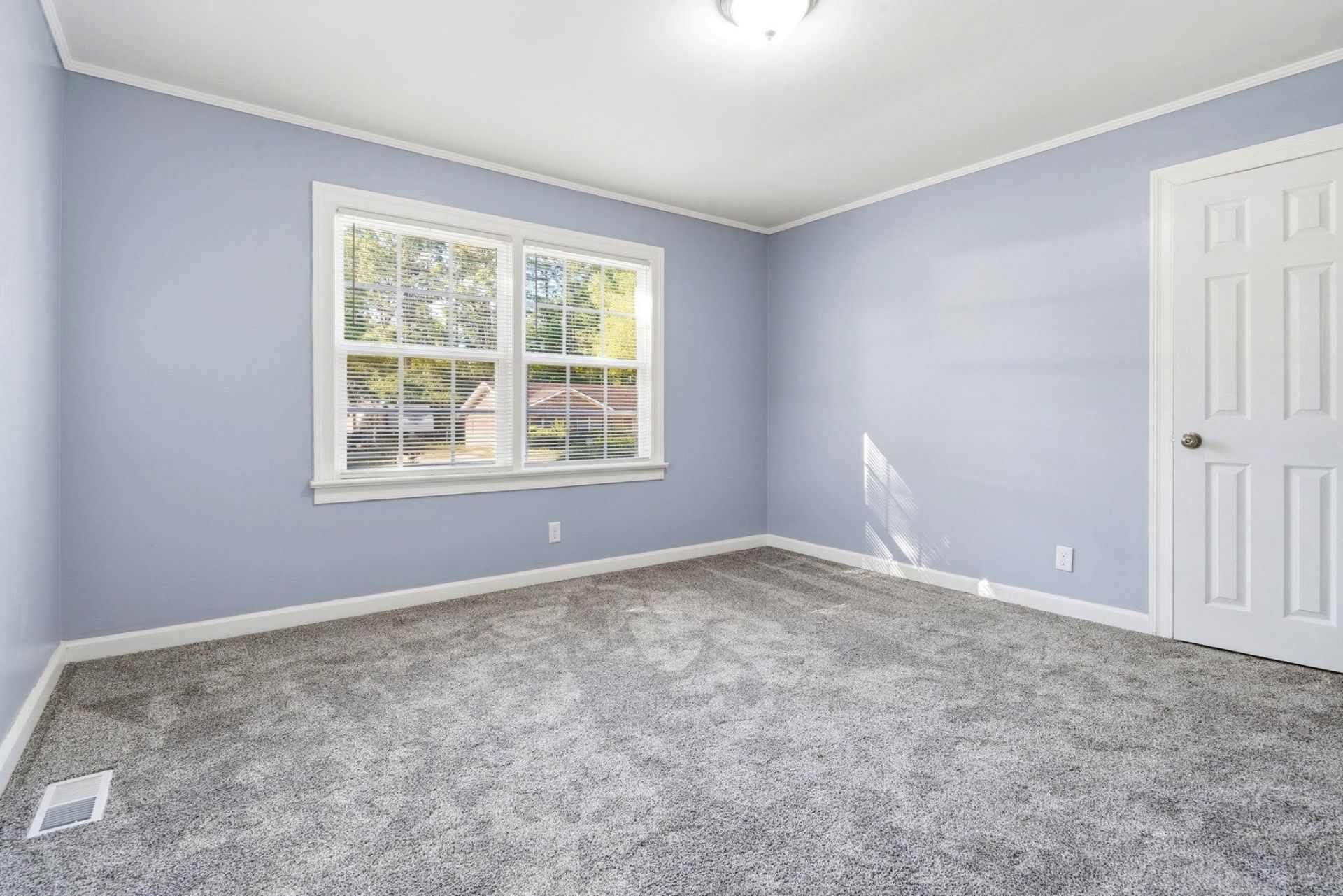 2618 Rion St. Photo 15