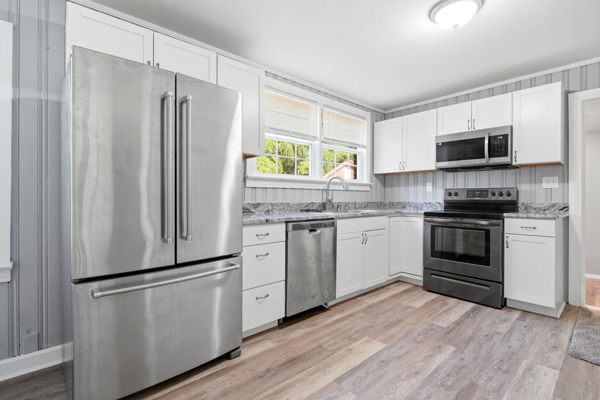 2618 Rion St. Photo 27
