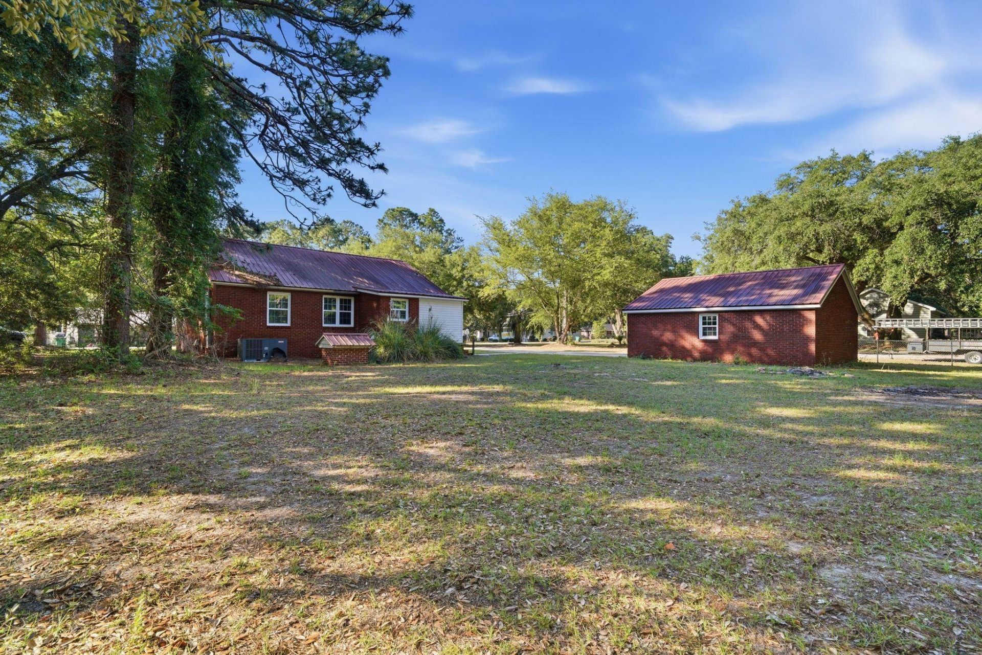2618 Rion St. Photo 3