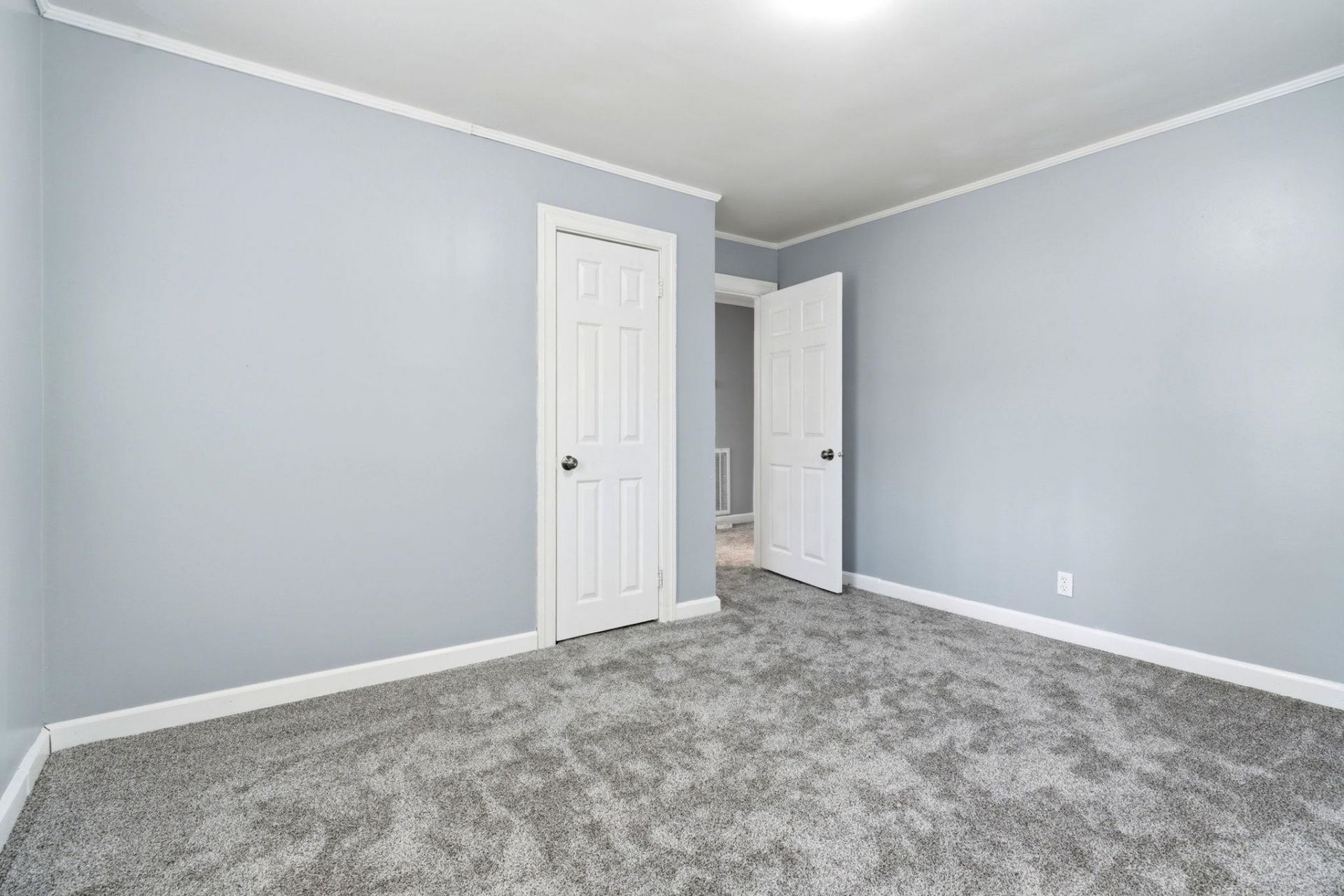 2618 Rion St. Photo 9