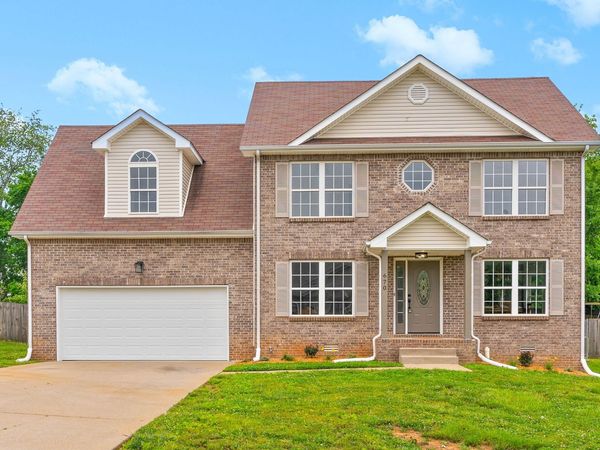 670 Superior Ln , Clarksville, TN 37043