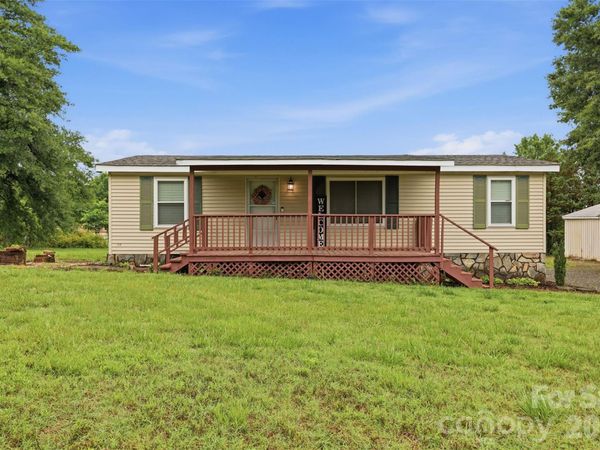 1309 Poole Gooden Road, Hiddenite, NC 28636