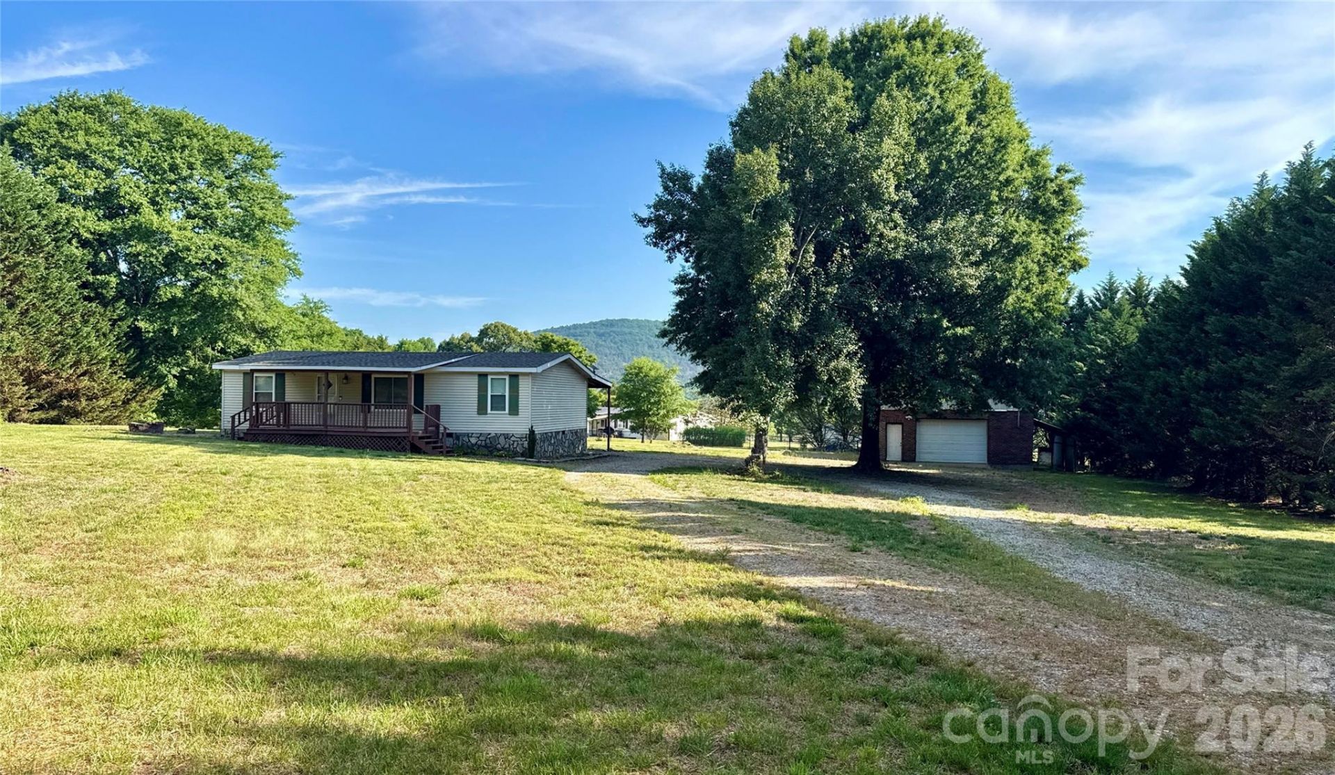 1309 Poole Gooden Road, Hiddenite, NC 28636 Main Photo