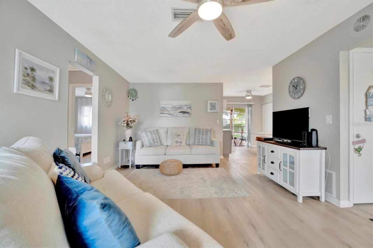 4105 35th Avenue W, Unit 3, Bradenton, FL 34205 Photo