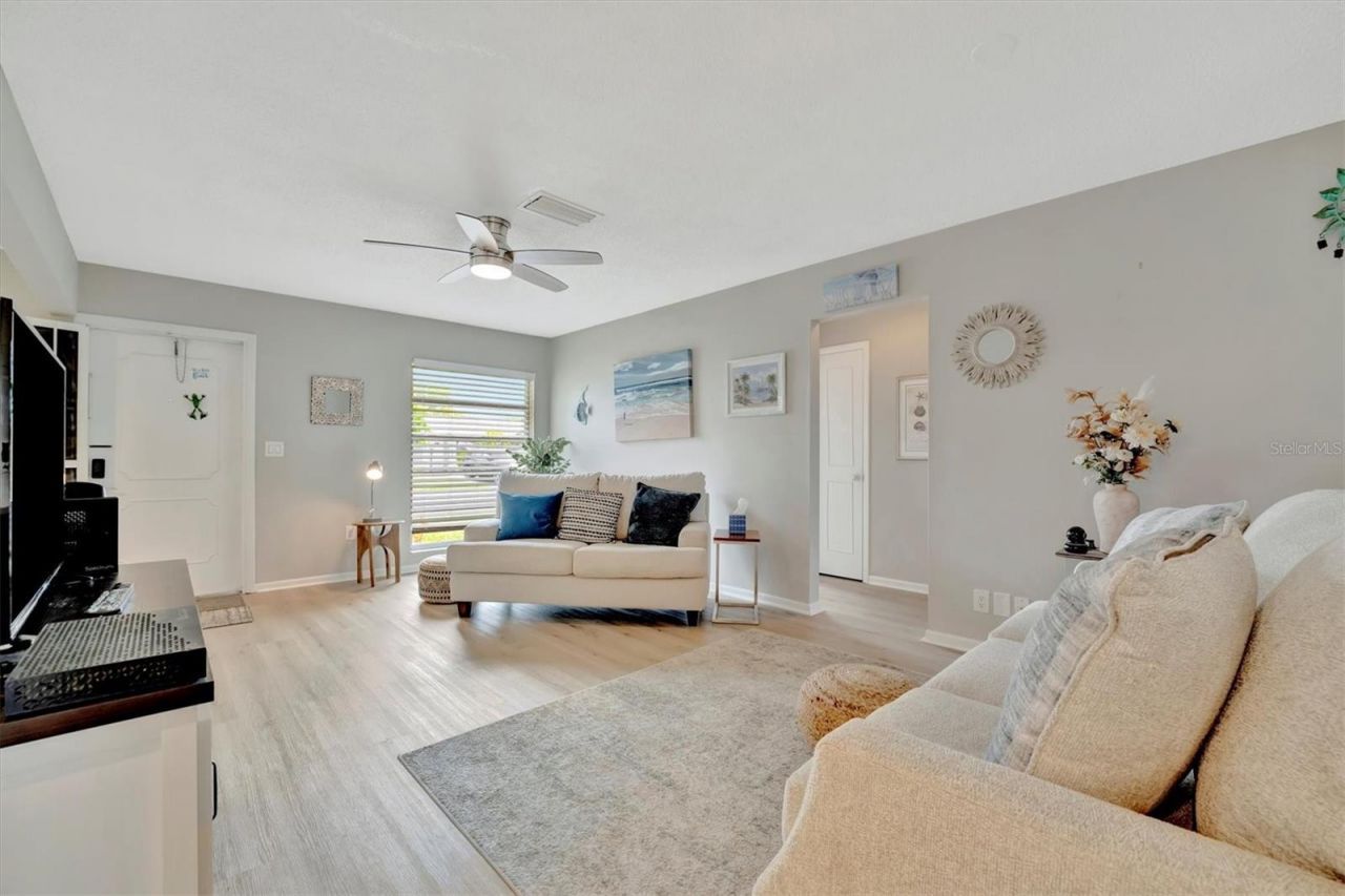 4105 35th Avenue W, Unit 3, Bradenton, FL 34205 Photo