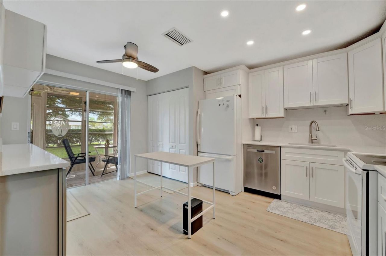 4105 35th Avenue W, Unit 3, Bradenton, FL 34205 Photo