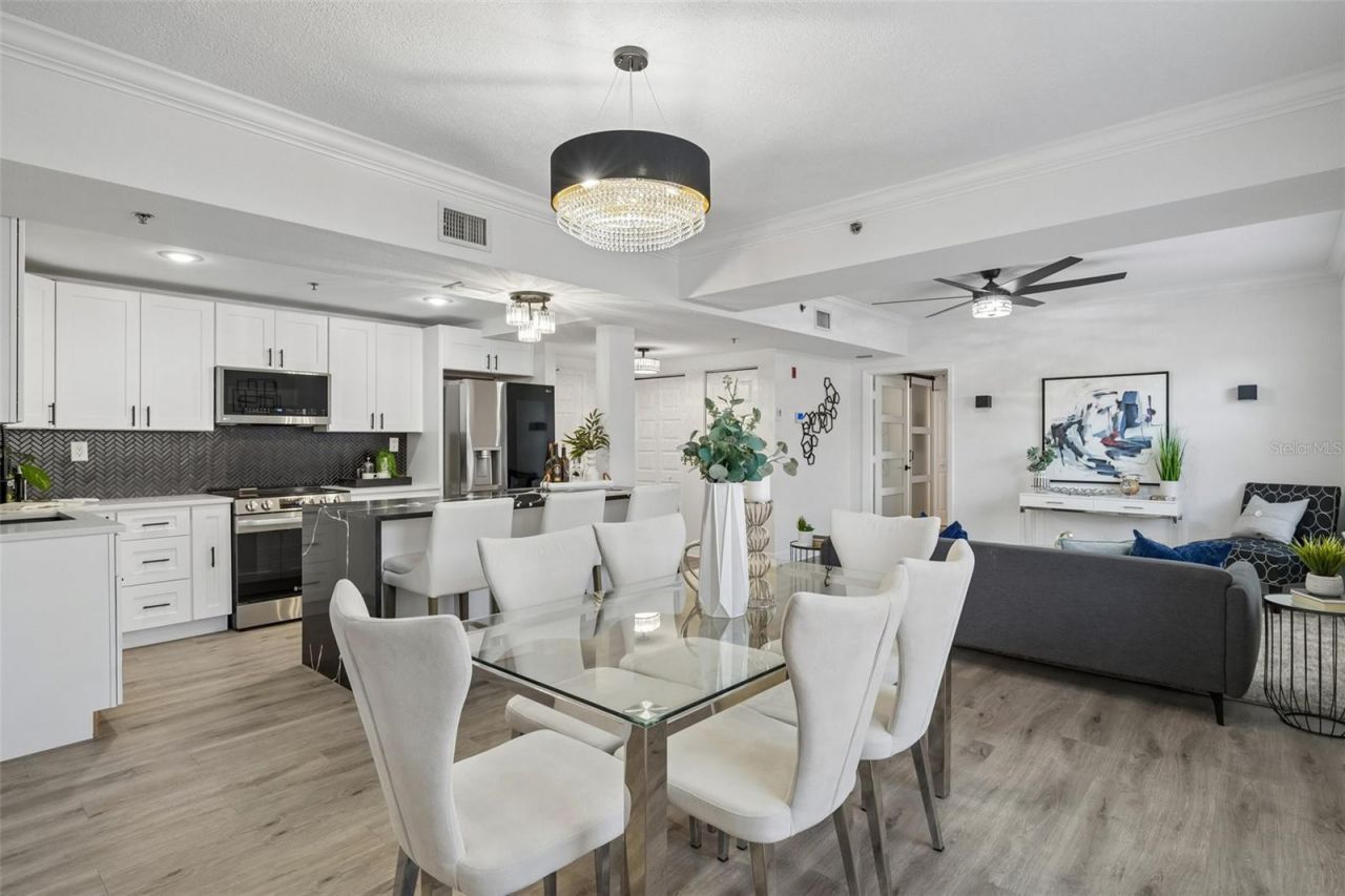 219 4th Avenue N, Unit 201, Saint Petersburg, FL 33701 Photo