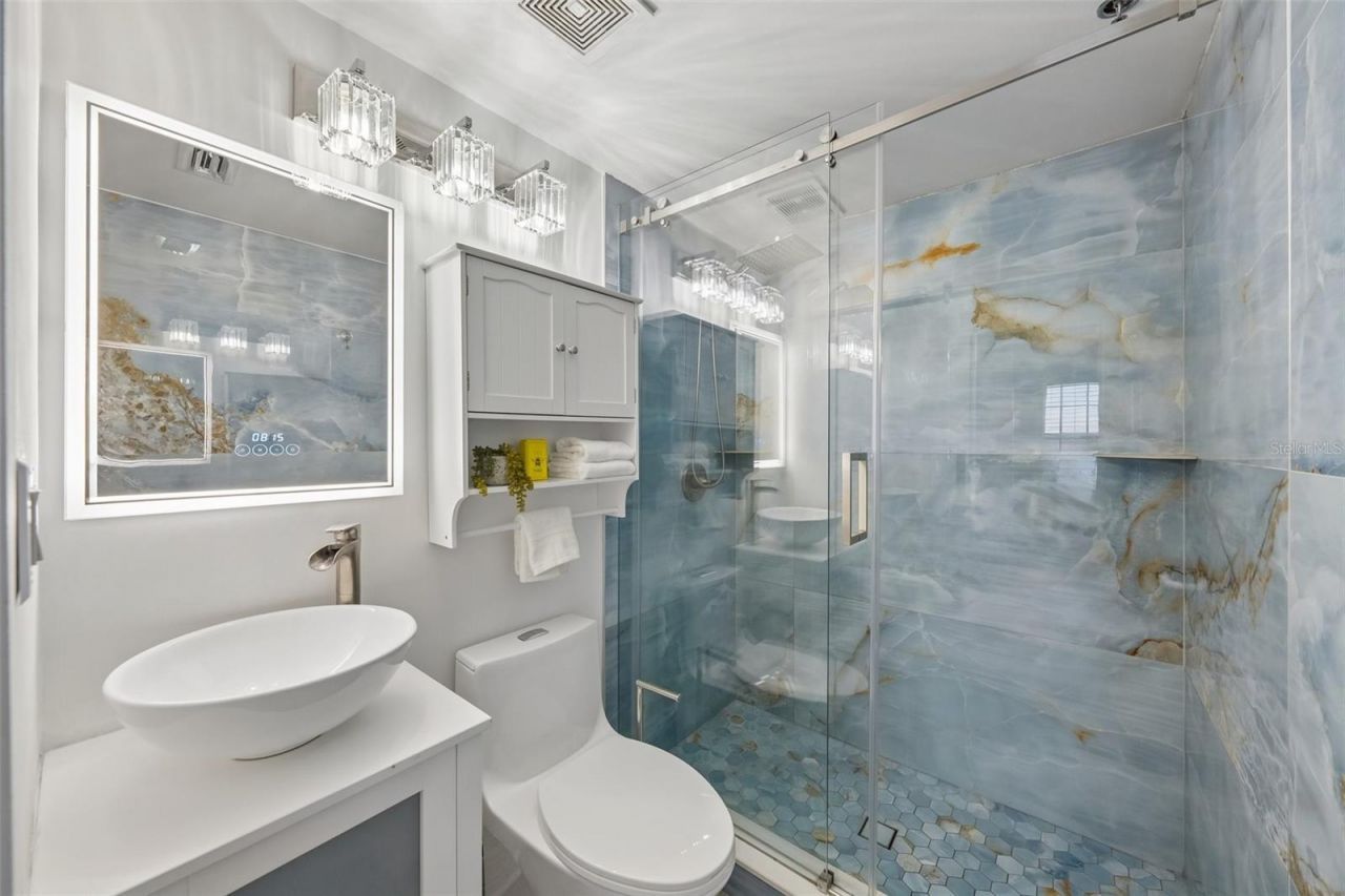 219 4th Avenue N, Unit 201, Saint Petersburg, FL 33701 Photo