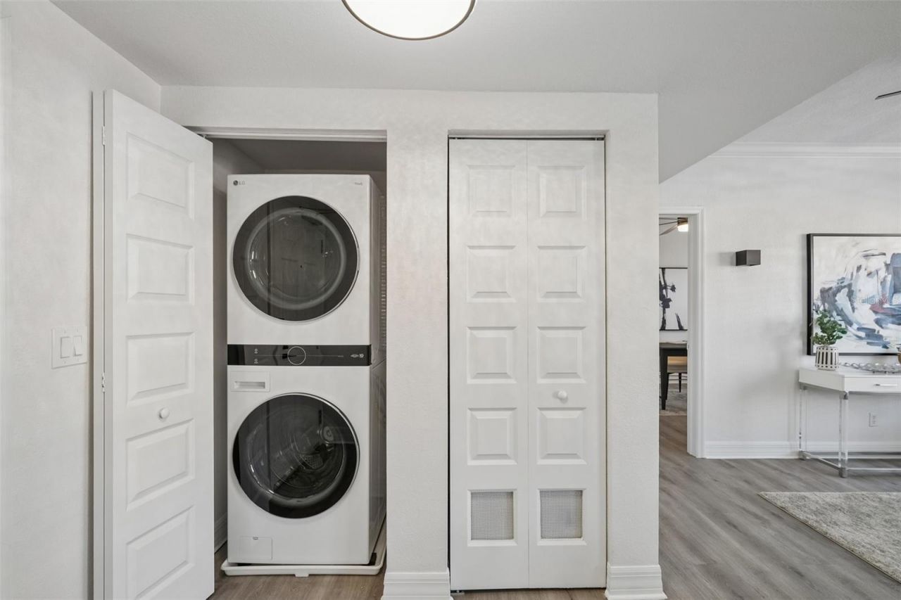 219 4th Avenue N, Unit 201, Saint Petersburg, FL 33701 Photo