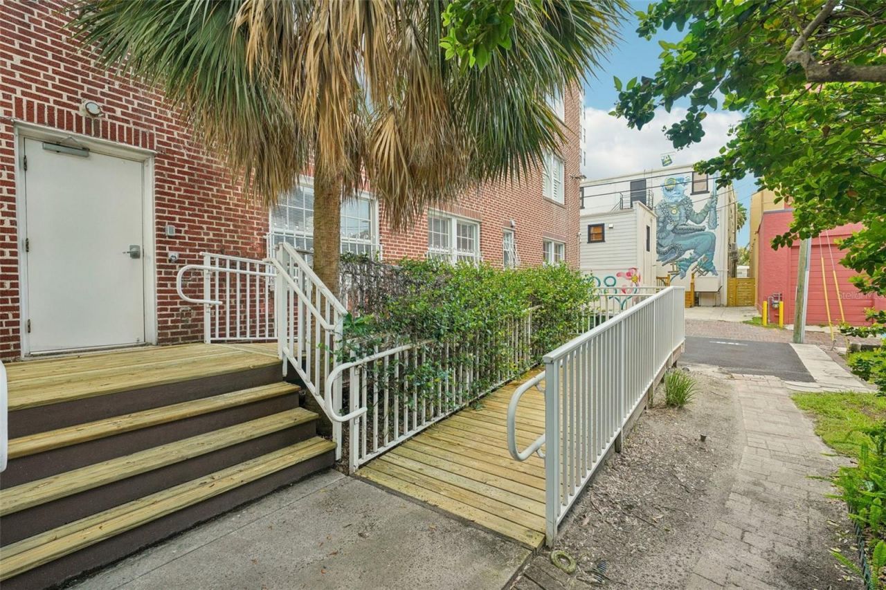 219 4th Avenue N, Unit 201, Saint Petersburg, FL 33701 Photo