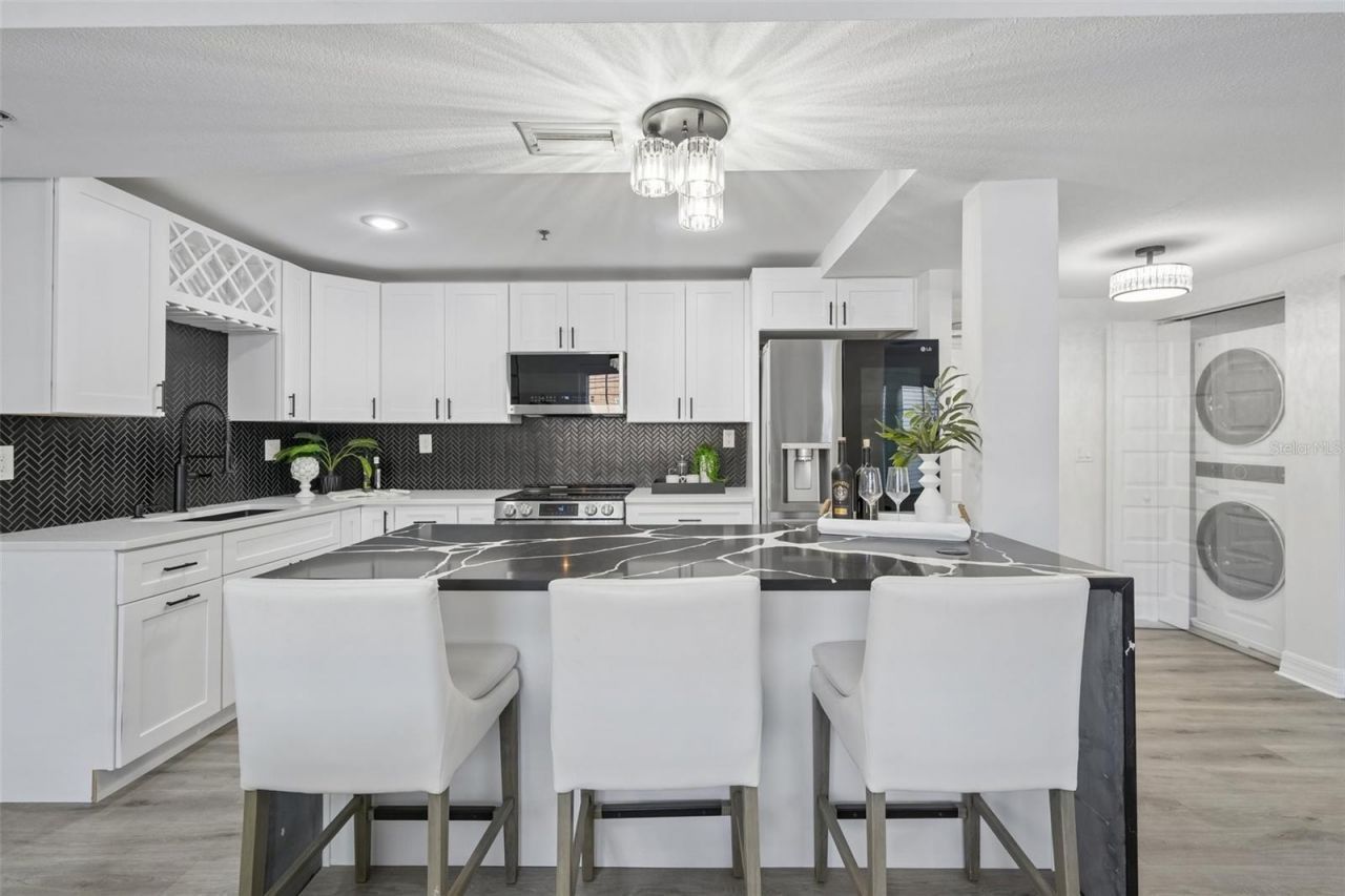 219 4th Avenue N, Unit 201, Saint Petersburg, FL 33701 Photo