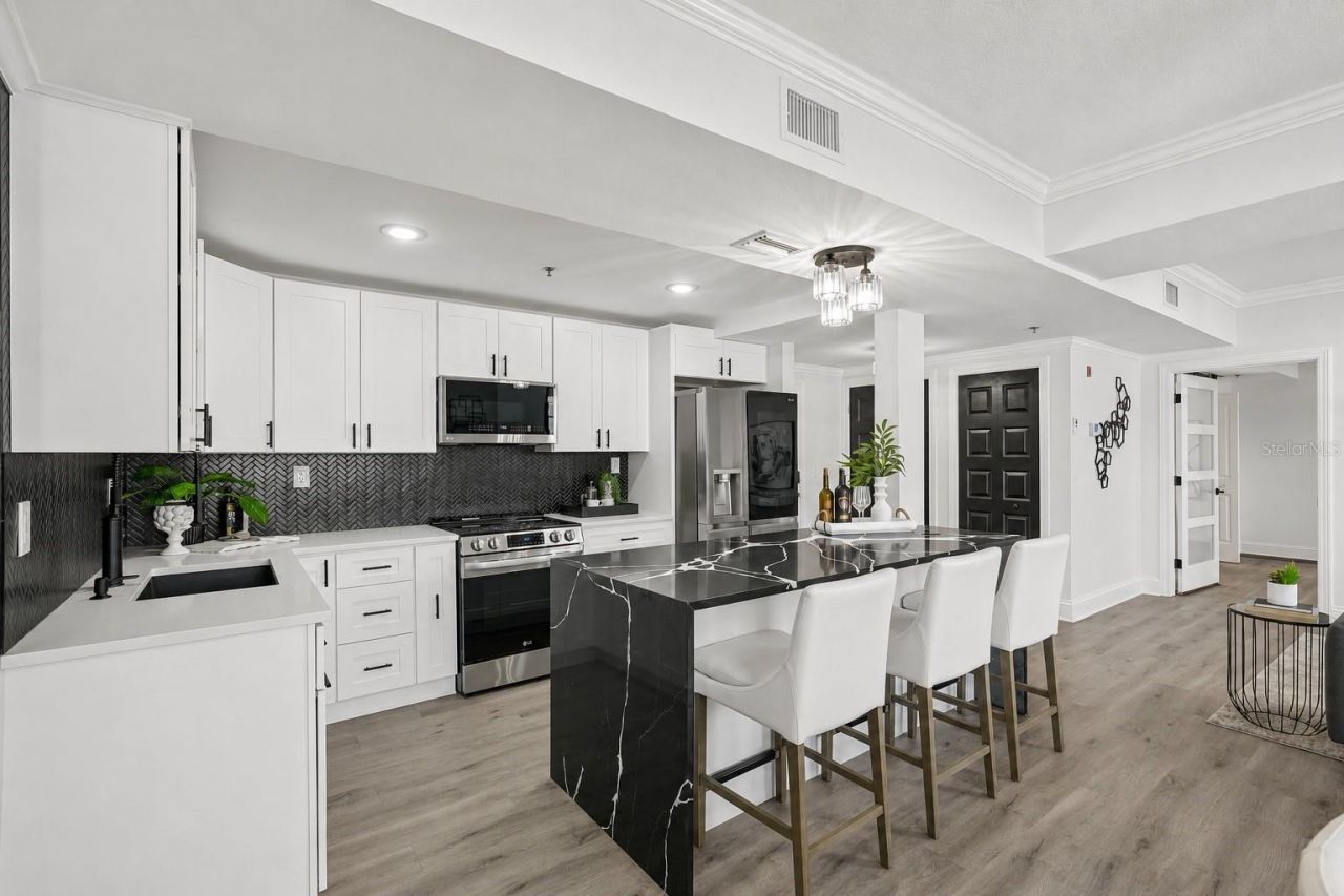 219 4th Avenue N, Unit 201, Saint Petersburg, FL 33701 Photo