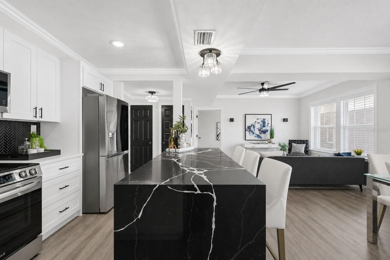 219 4th Avenue N, Unit 201, Saint Petersburg, FL 33701 Photo