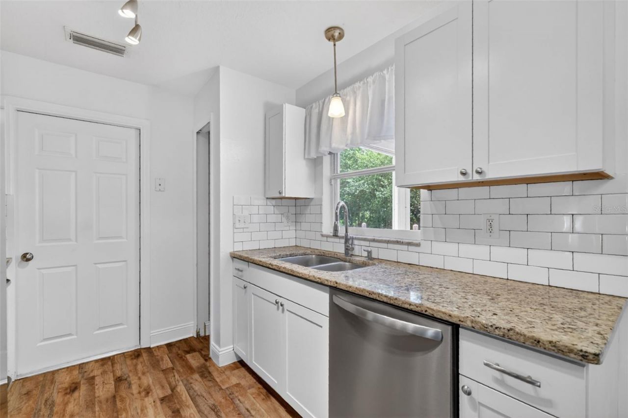 36 Bay Ridge Loop , Mascotte, FL 34753 Photo
