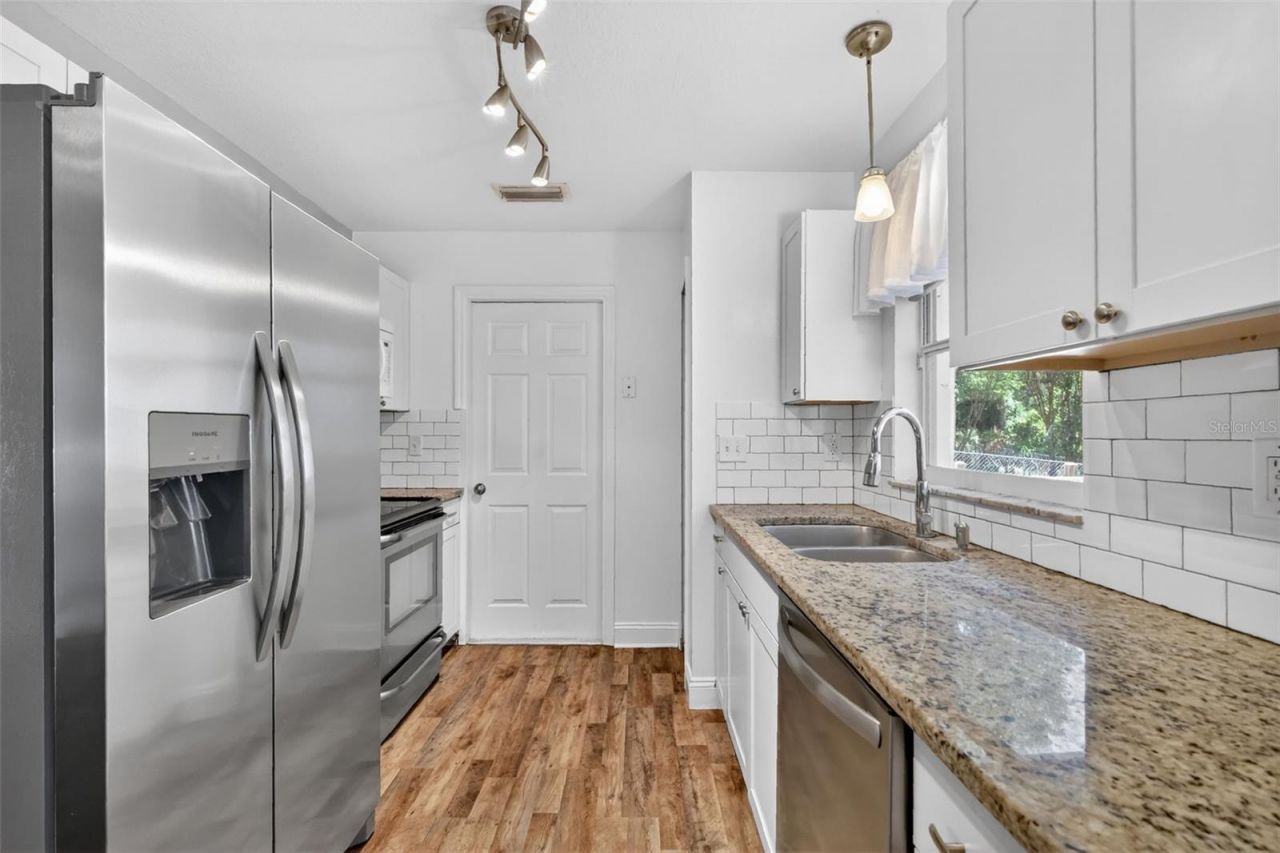 36 Bay Ridge Loop , Mascotte, FL 34753 Photo