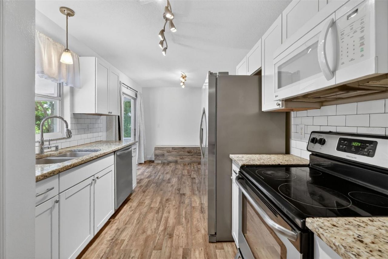 36 Bay Ridge Loop , Mascotte, FL 34753 Photo