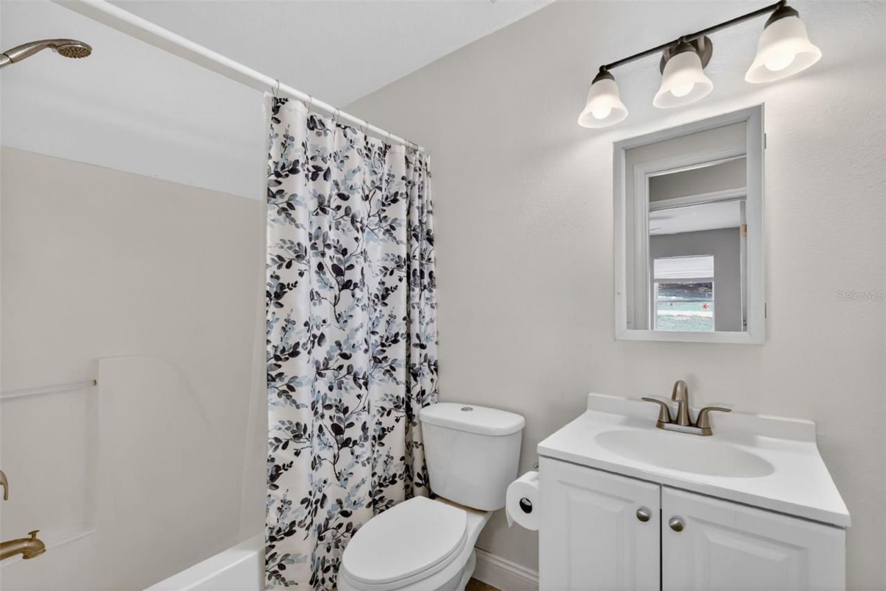 36 Bay Ridge Loop , Mascotte, FL 34753 Photo