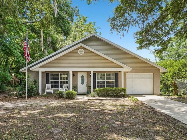 1274 N PALMETTO CIRCLE , EUSTIS, FL 32726