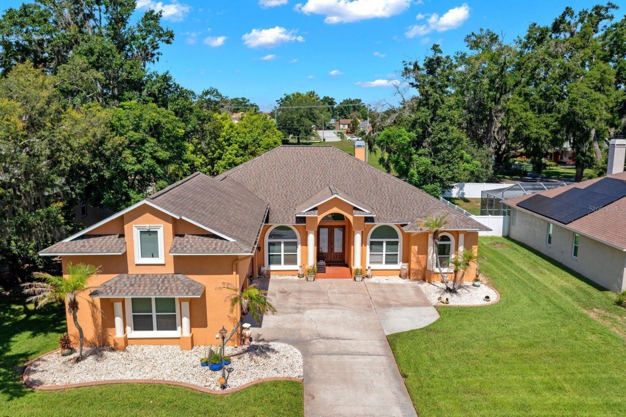 2305 Valrico Forest Drive, Valrico, FL 33594 Main Photo