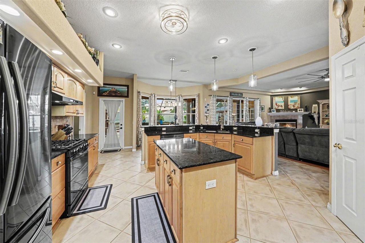 2305 Valrico Forest Drive, Valrico, FL 33594 Photo