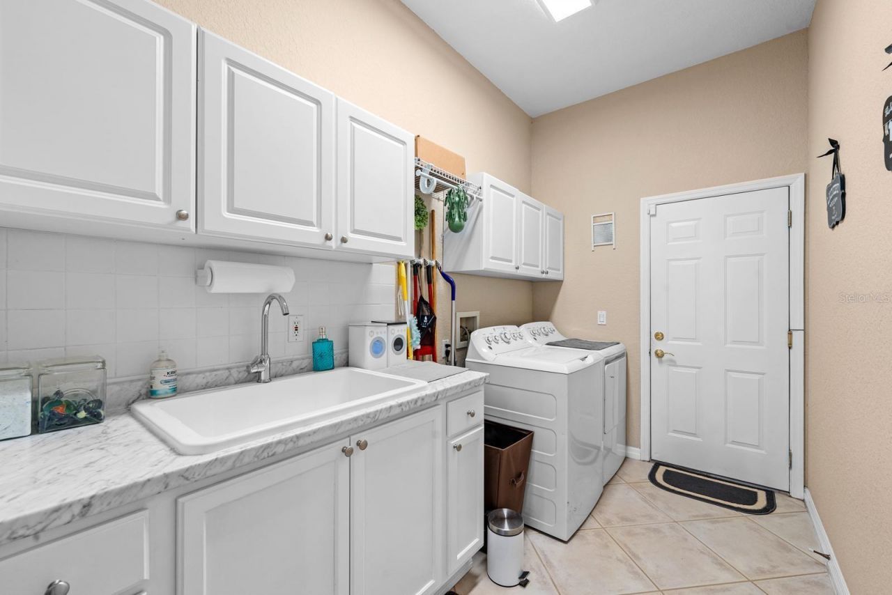 2305 Valrico Forest Drive, Valrico, FL 33594 Photo