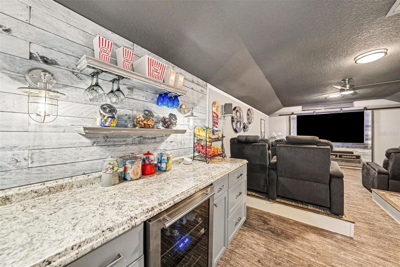 2305 Valrico Forest Drive, Valrico, FL 33594 Photo