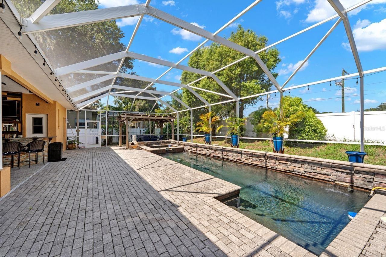 2305 Valrico Forest Drive, Valrico, FL 33594 Photo