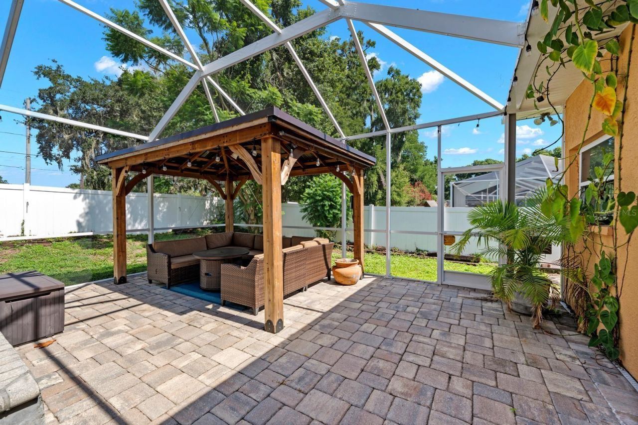 2305 Valrico Forest Drive, Valrico, FL 33594 Photo