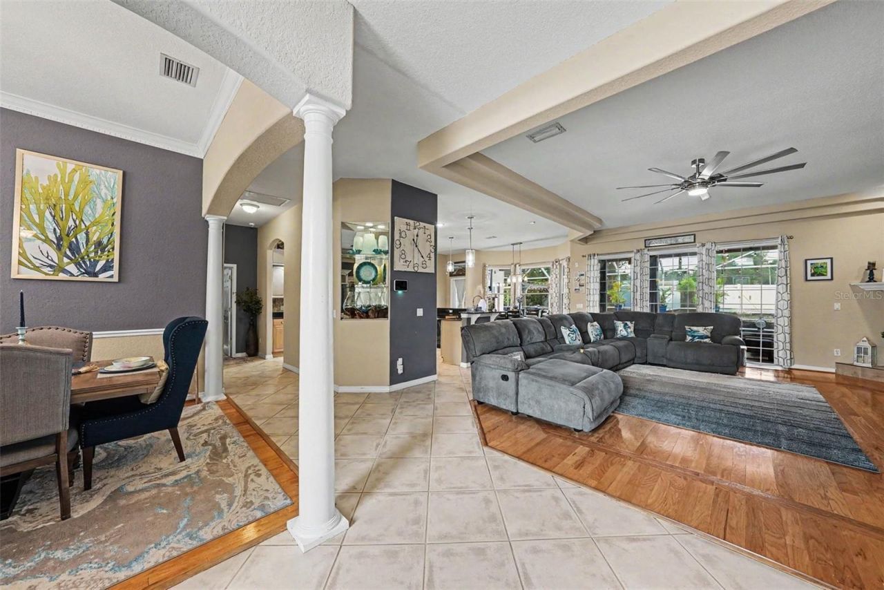 2305 Valrico Forest Drive, Valrico, FL 33594 Photo