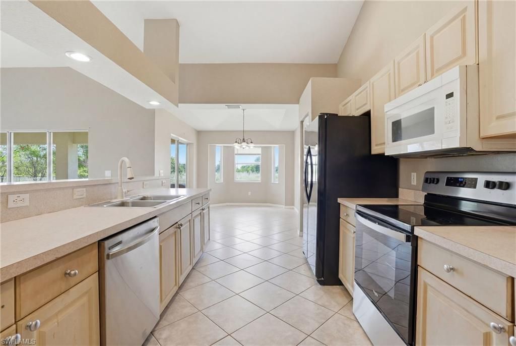 1011 Chadbourne Ave, Lehigh Acres, FL 33971 Photo