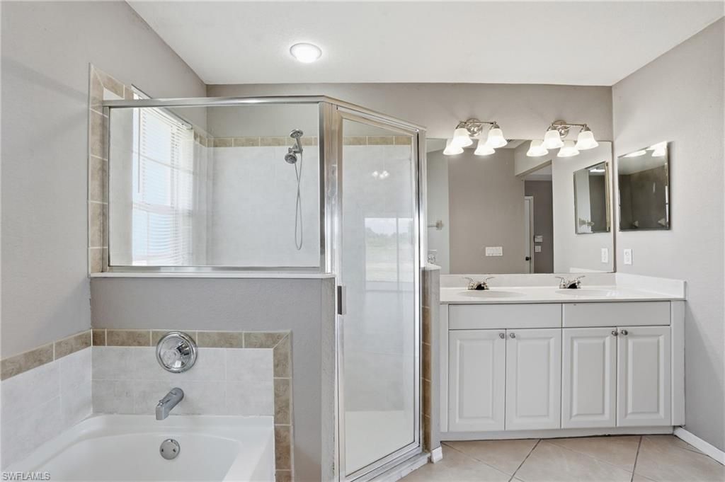 1011 Chadbourne Ave, Lehigh Acres, FL 33971 Photo
