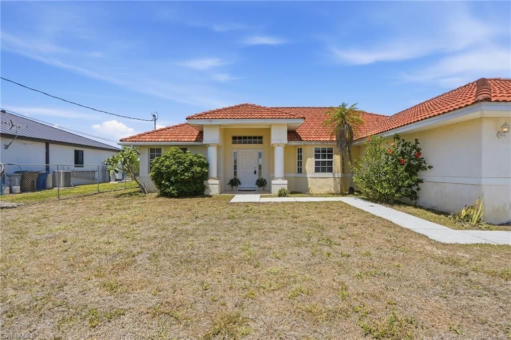 1011 Chadbourne Ave, Lehigh Acres, FL 33971 Photo