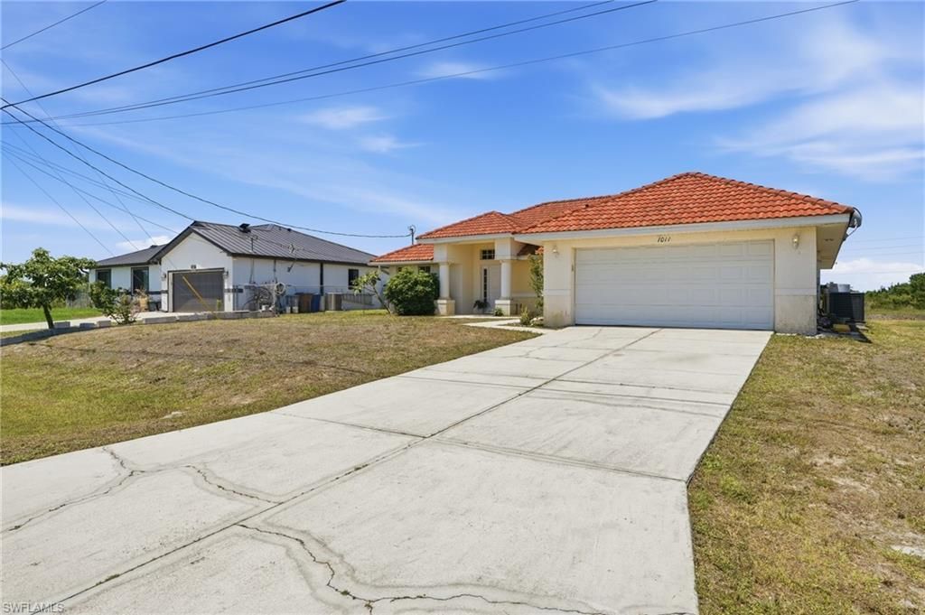 1011 Chadbourne Ave, Lehigh Acres, FL 33971 Photo