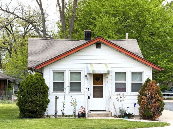 914 Blackhawk Blvd, South Beloit, IL 61080