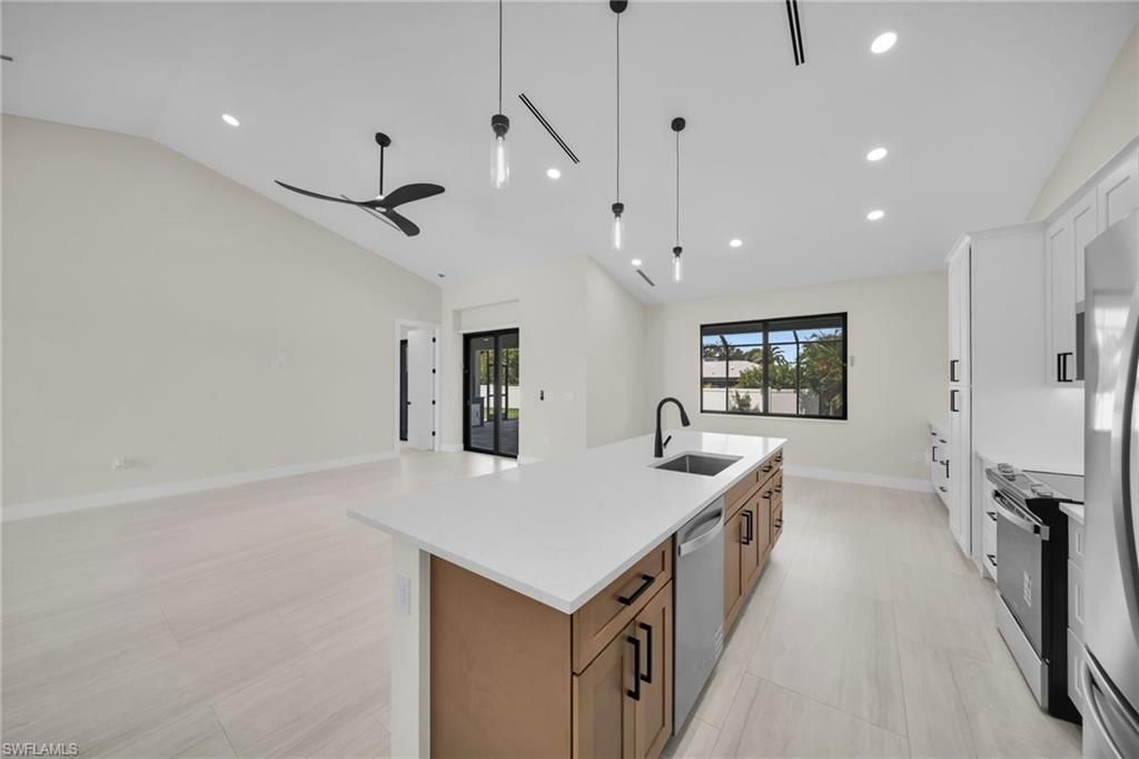 3532 Country Club Blvd , Cape Coral, FL 33904 Photo