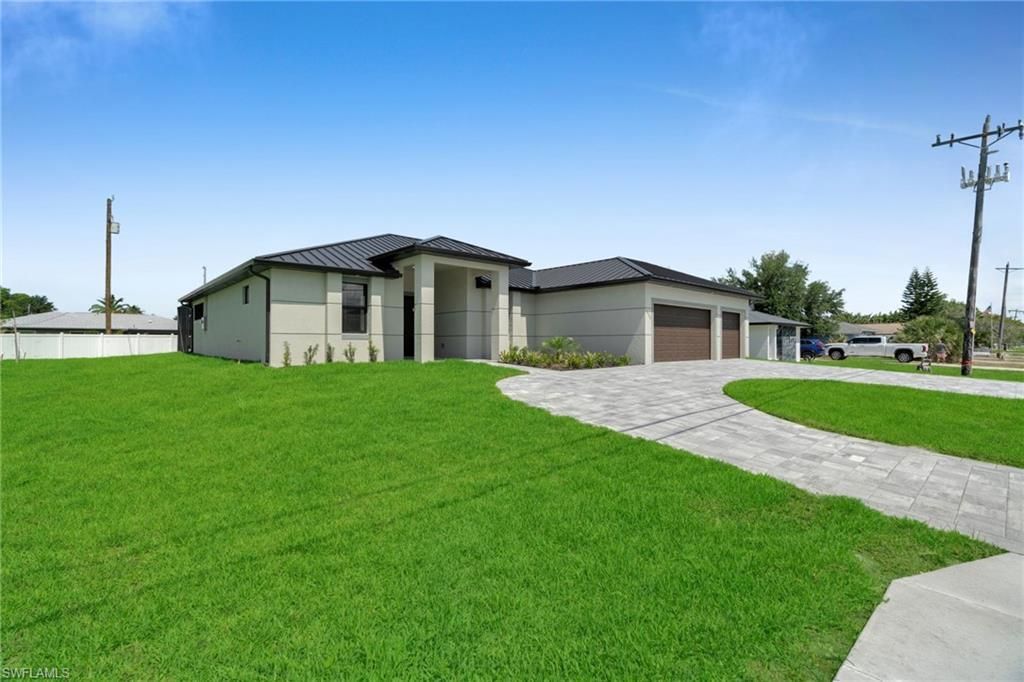 3532 Country Club Blvd , Cape Coral, FL 33904 Photo
