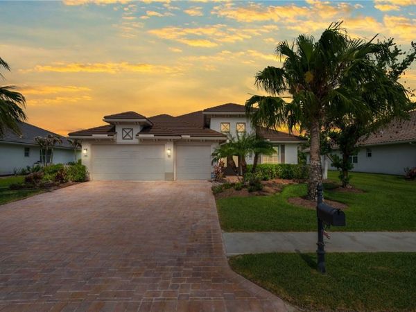1095 Camelot Way, Vero Beach, FL 32966