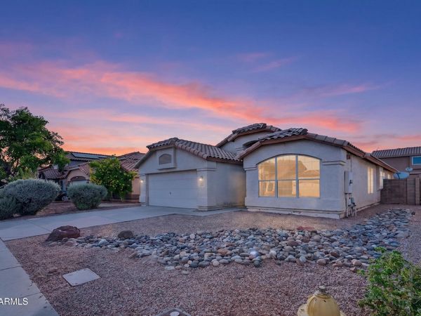 8916 W DAVIS Road, Peoria, AZ 85382