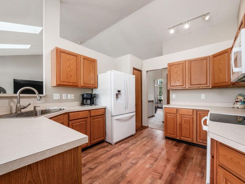 6536 Clay Court W, Canal Winchester, OH 43110 Photo 10