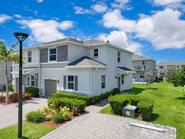 763 SE 17th St , Homestead, FL 33034
