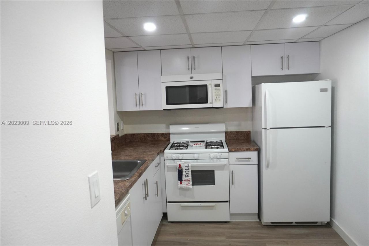 17901 NW 68th Ave , Unit S204, Hialeah, FL 33015 Photo
