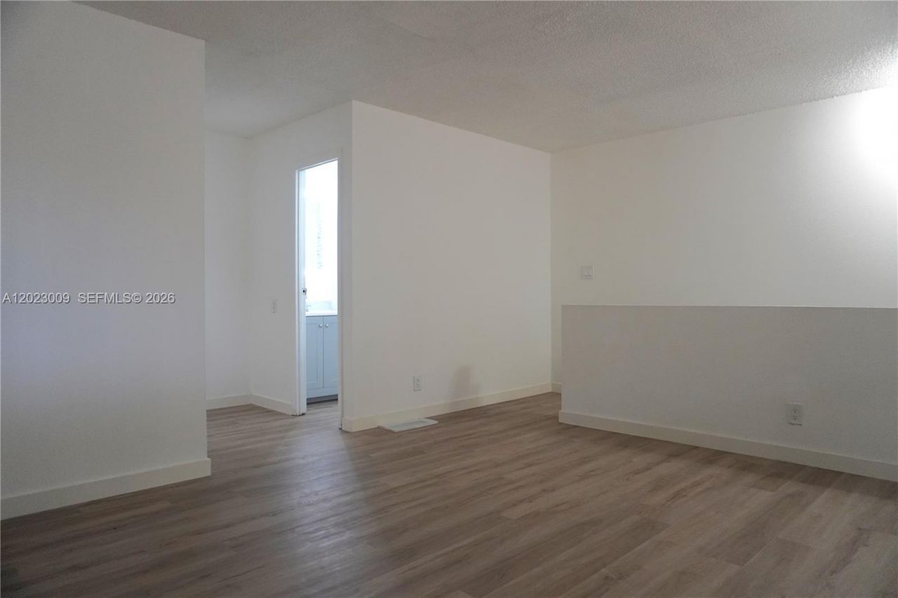 17901 NW 68th Ave , Unit S204, Hialeah, FL 33015 Photo