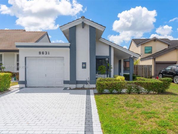 9631 SW 148th Pl, Miami, FL 33196