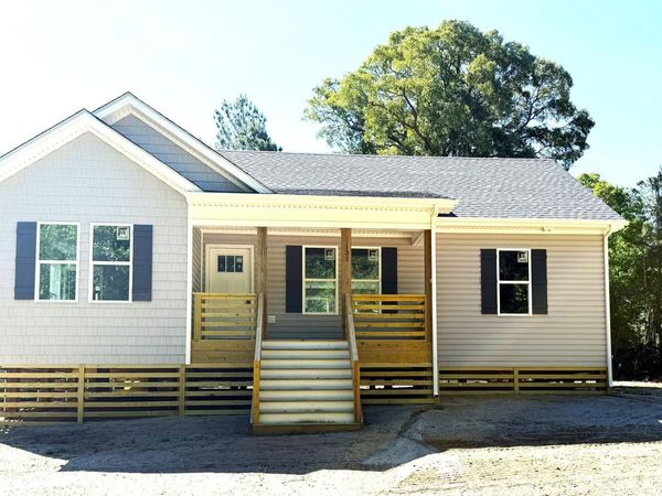 131 Dozier Street, Jarvisburg, NC 27947