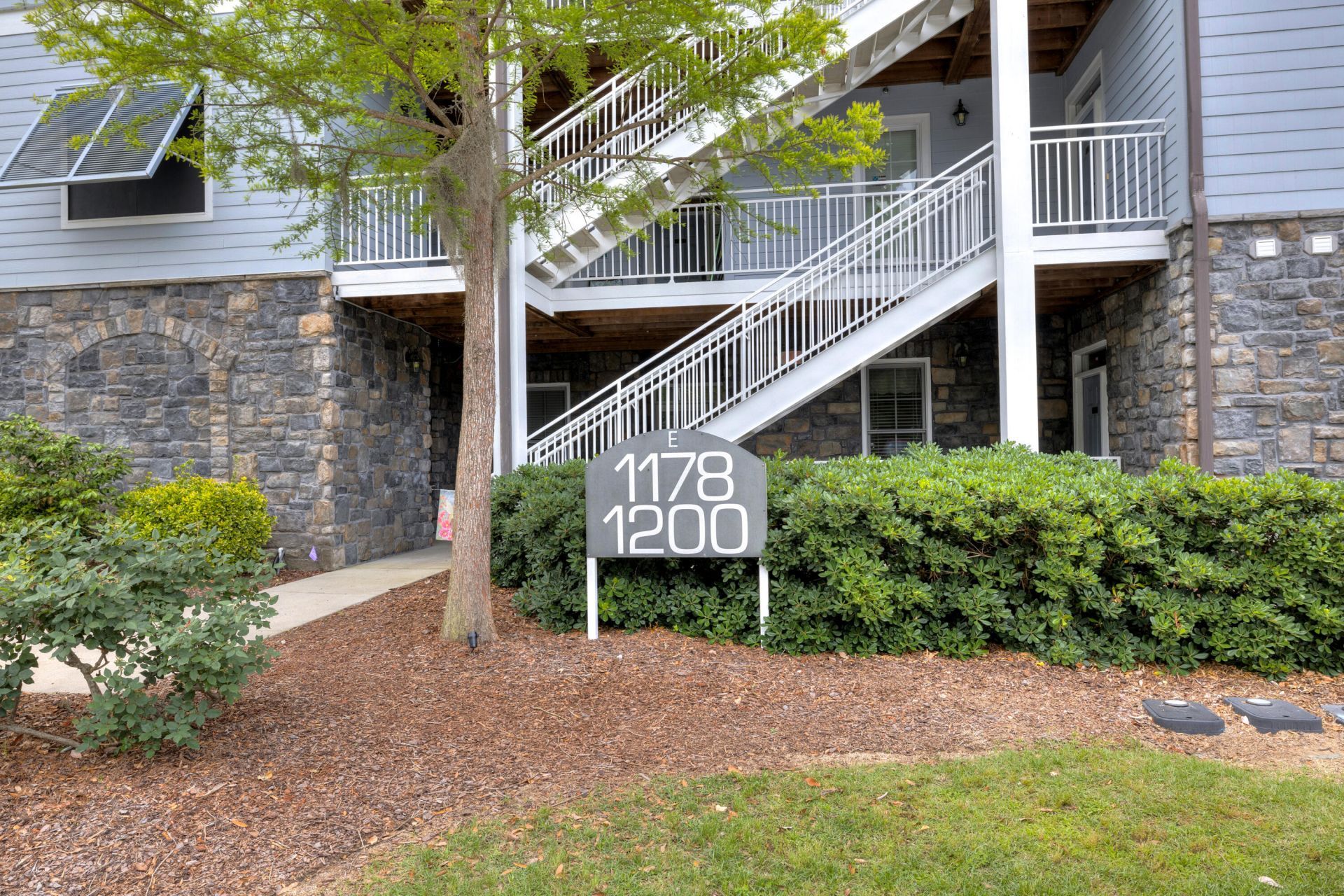 1184 Bridgeview Lane Photo 11