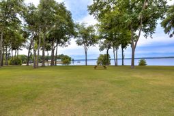 1184 Bridgeview Lane photo 4