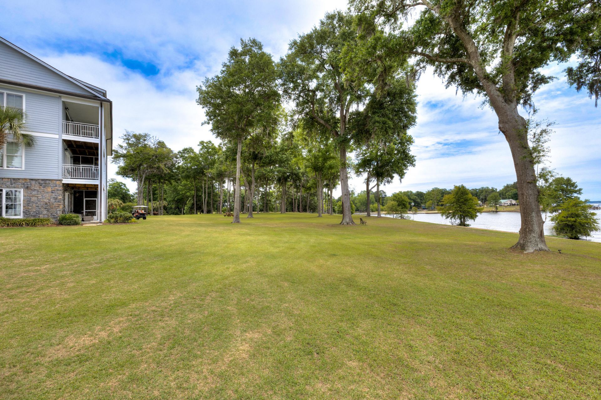 1184 Bridgeview Lane Photo 9