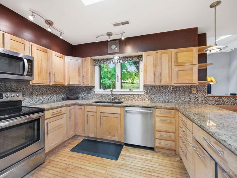 1325 Holman View Drive, Wyoming, OH 45215 Photo 13